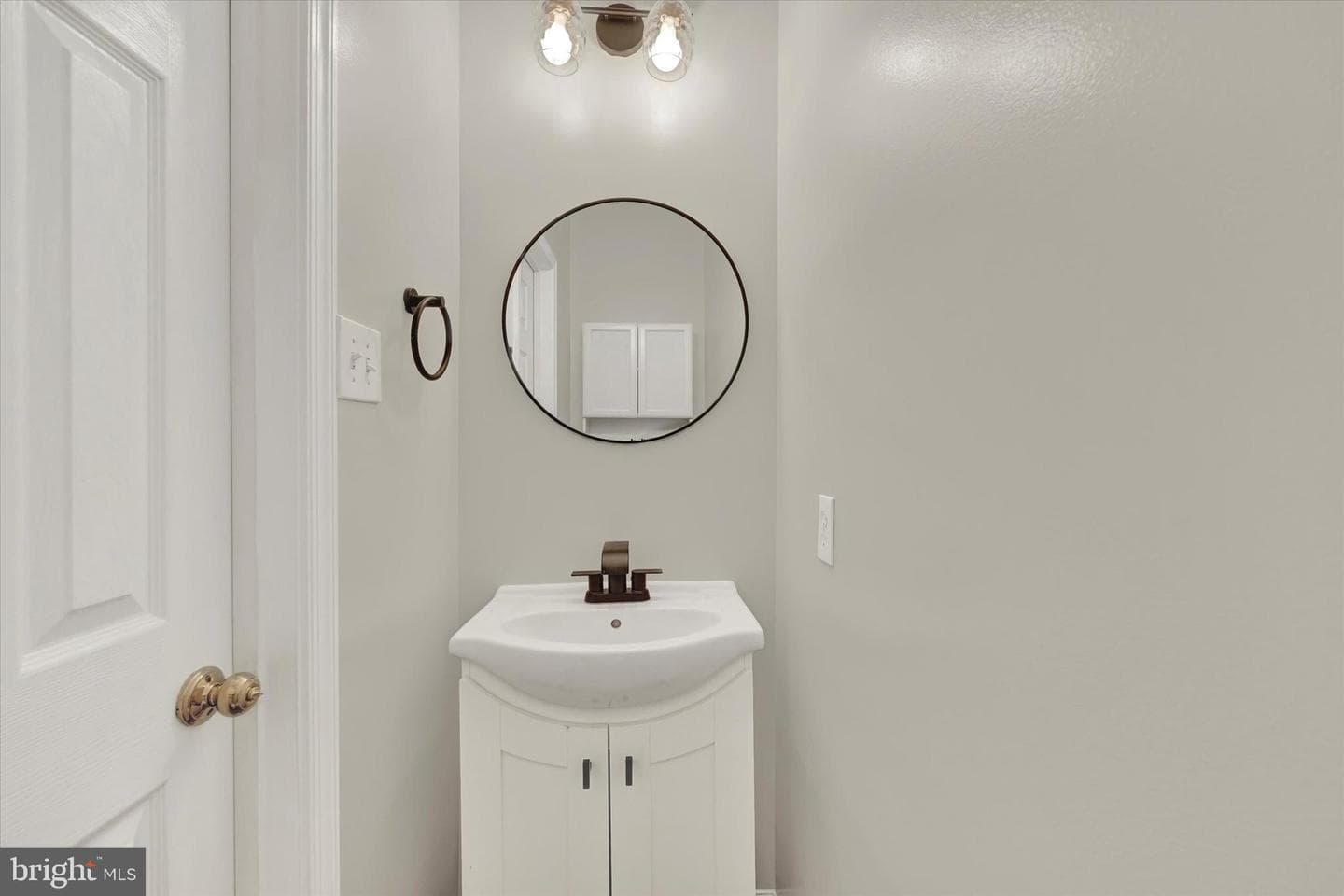 1590 Chapman Road photo 6