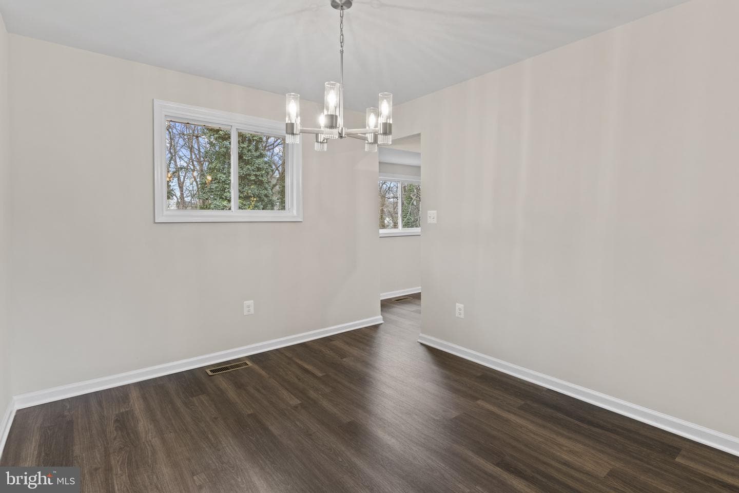 8103 Phirne Road E photo 16
