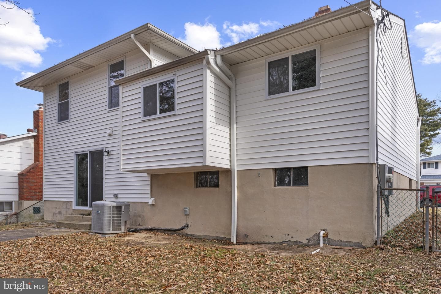 8103 Phirne Road E photo 36