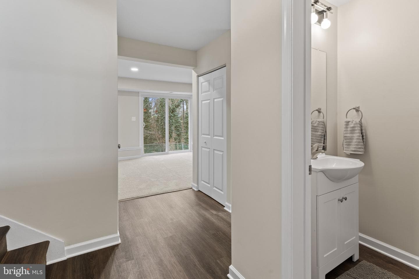 8103 Phirne Road E photo 5