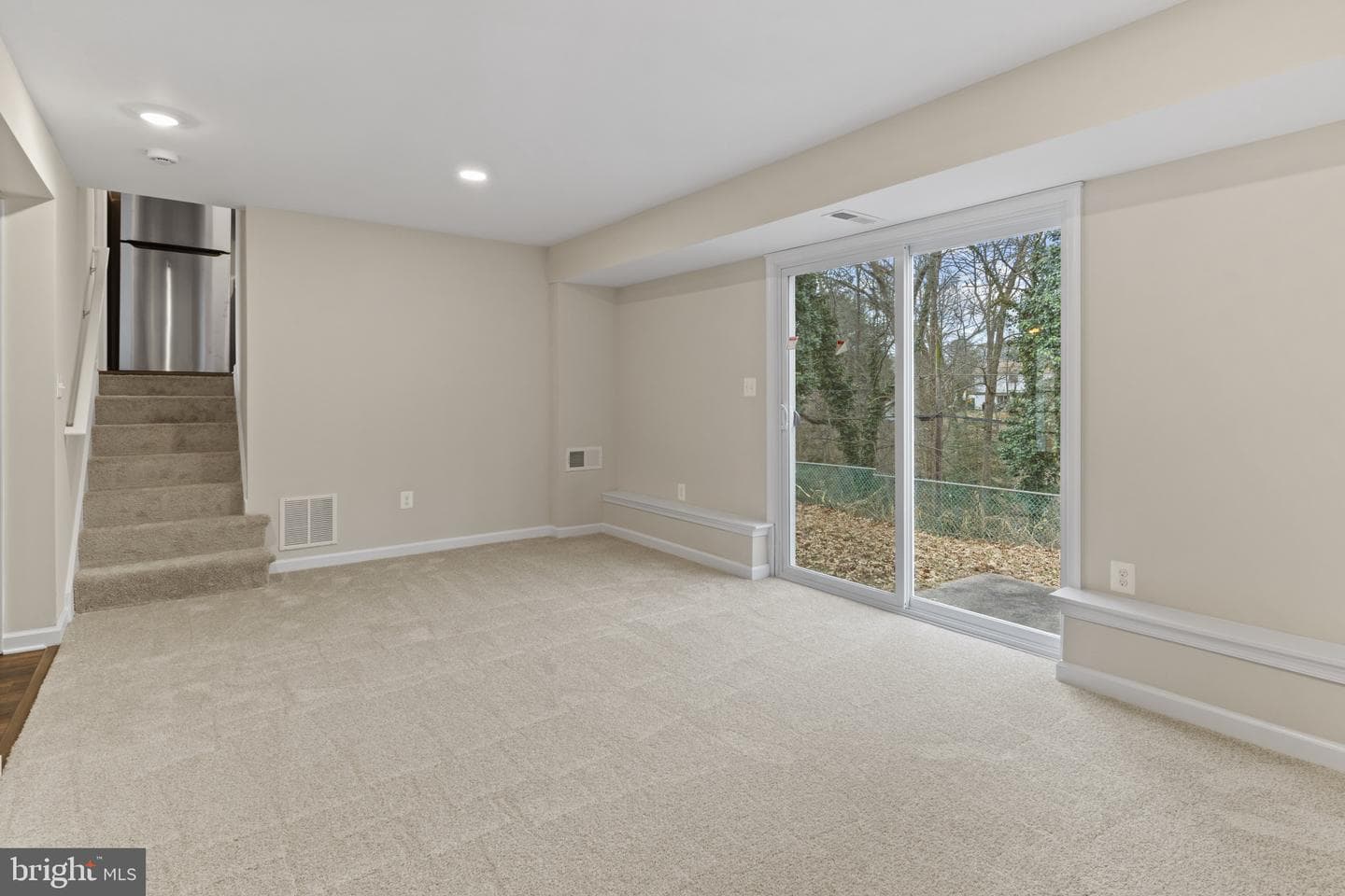 8103 Phirne Road E photo 8