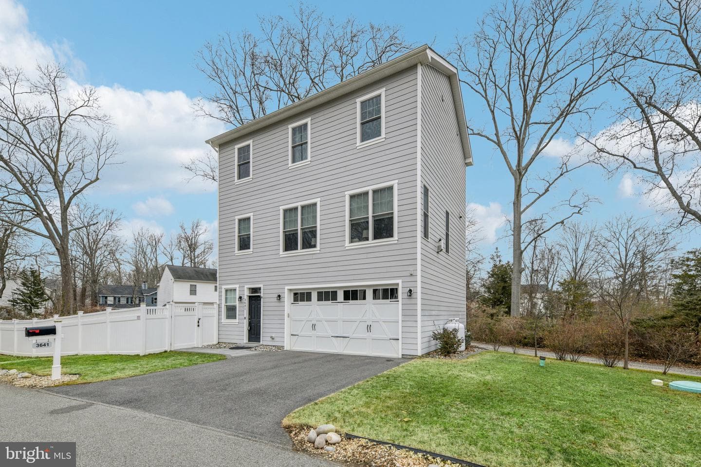 3641 Beach Drive Boulevard photo 2