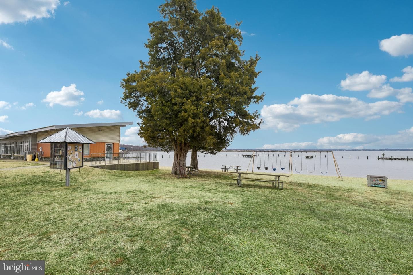 3641 Beach Drive Boulevard photo 40