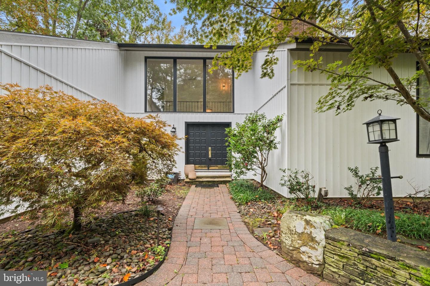 2023 Huntcliff Drive photo 2
