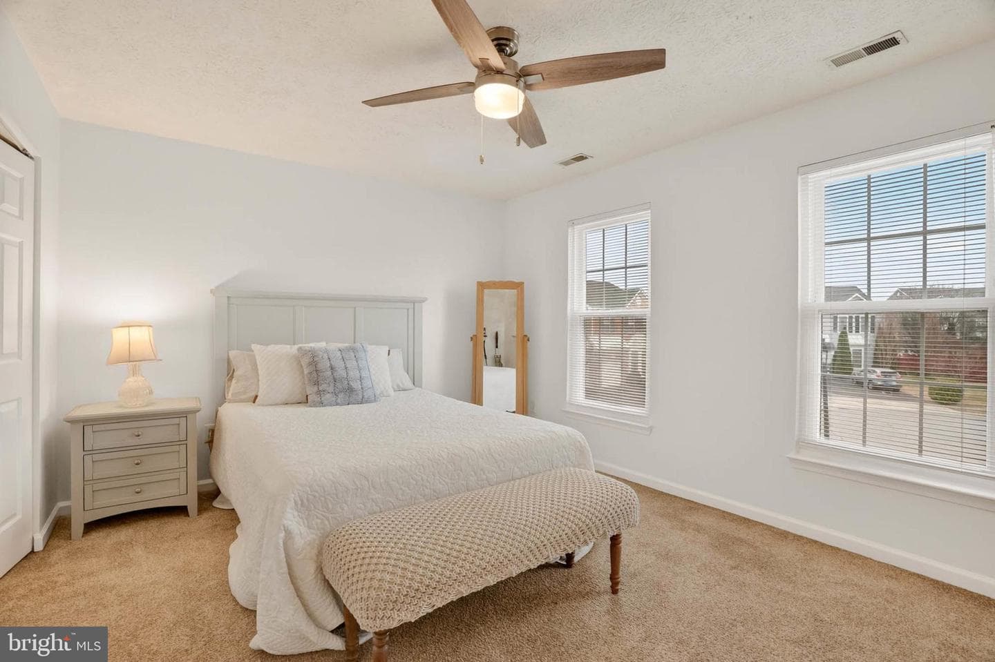 206 Eisenhower Court photo 17