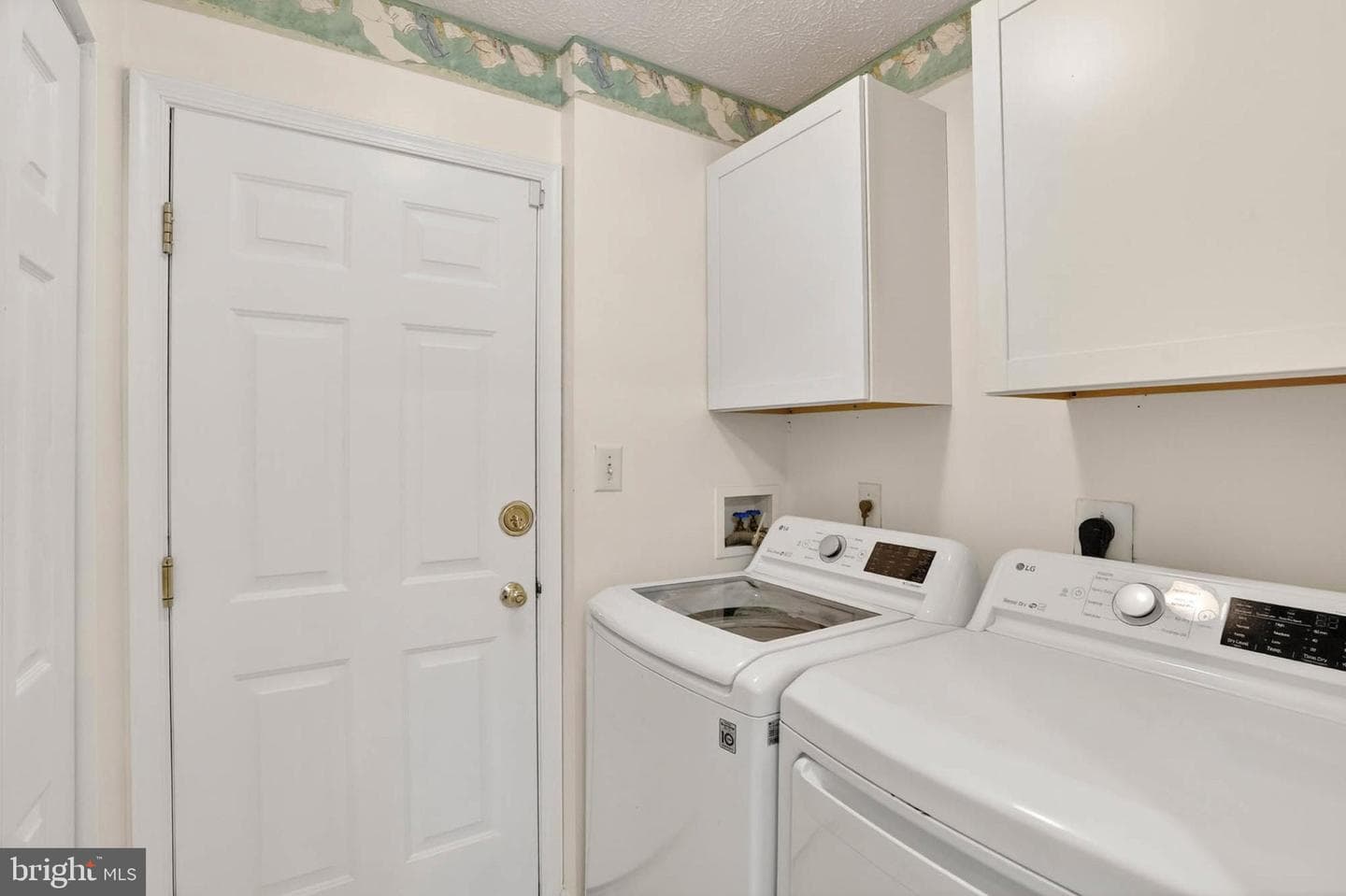 206 Eisenhower Court photo 29