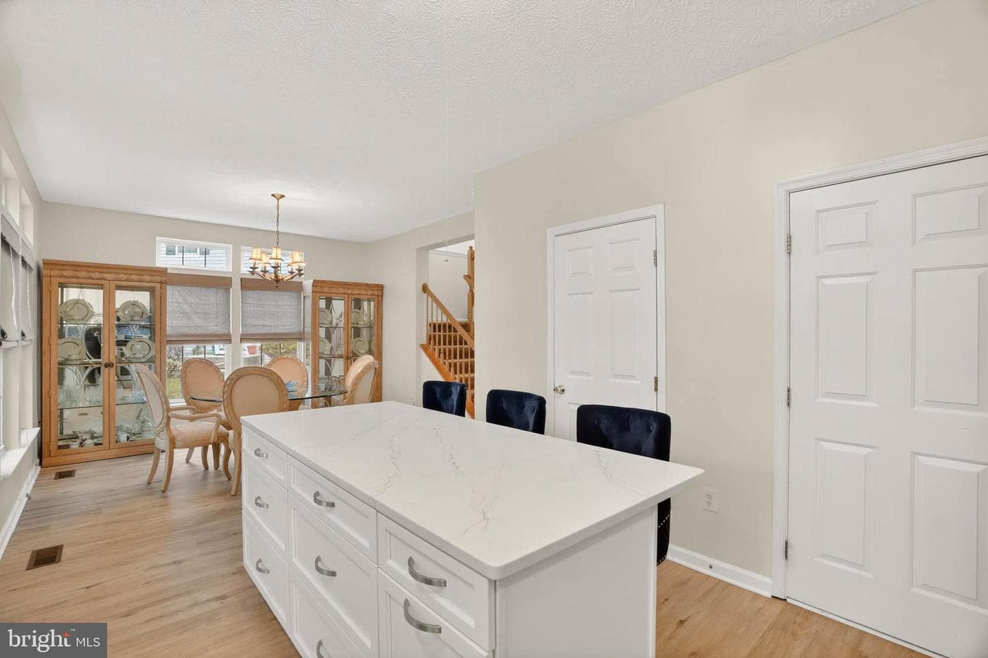 206 Eisenhower Court photo 7