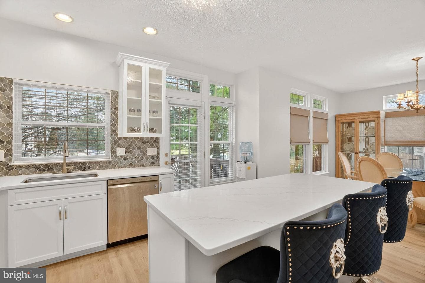 206 Eisenhower Court photo 8
