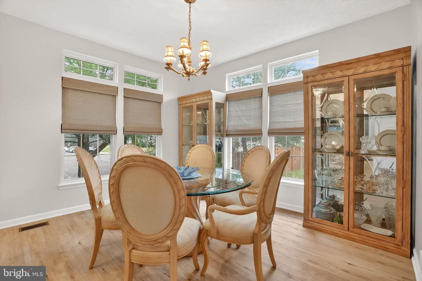 206 Eisenhower Court photo 9