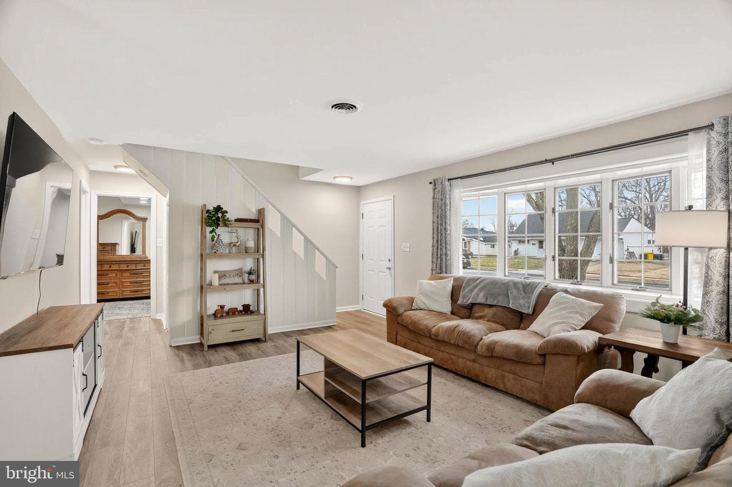 11 Country Club Drive photo 2
