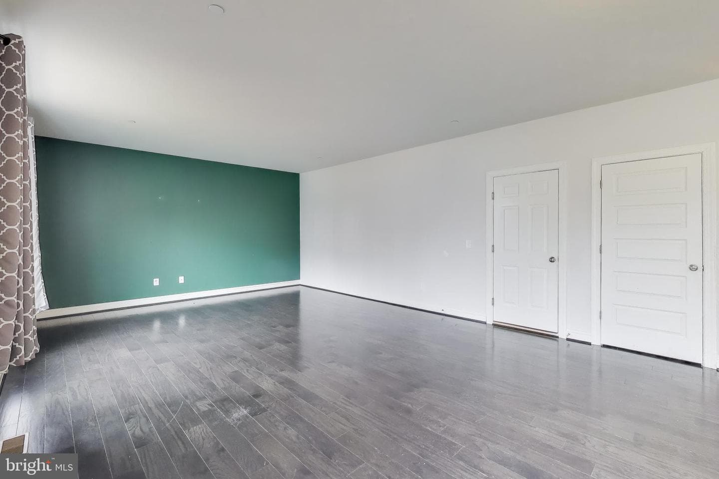 8079 Armiger Drive photo 12