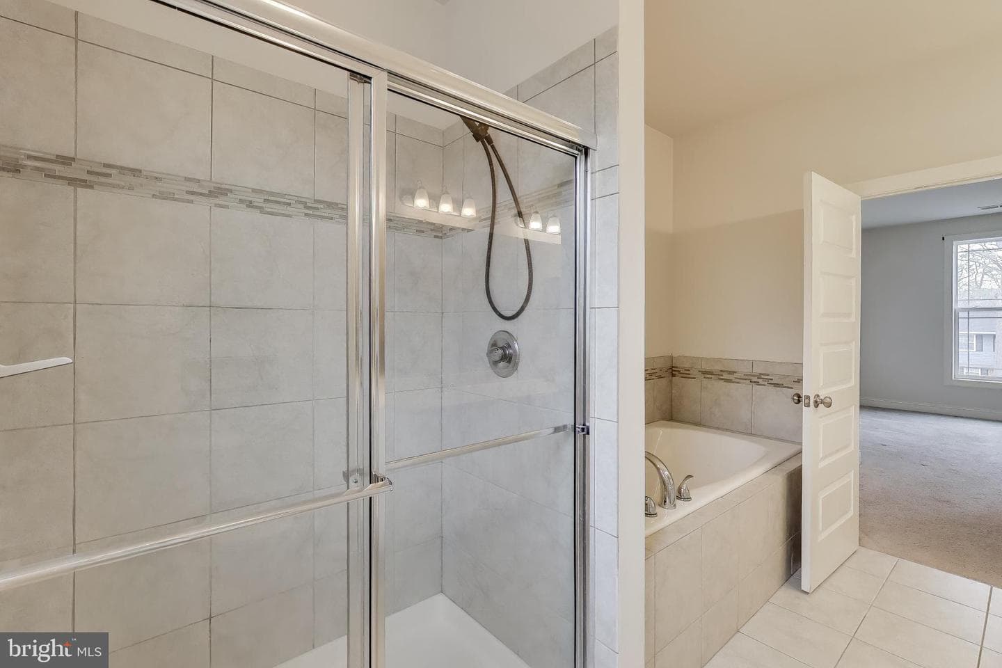 8079 Armiger Drive photo 23
