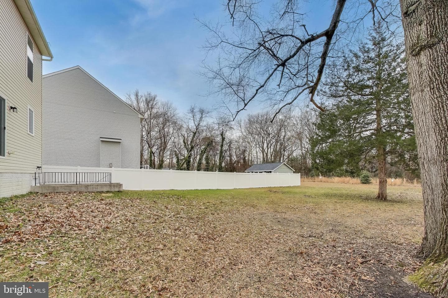 8079 Armiger Drive photo 27