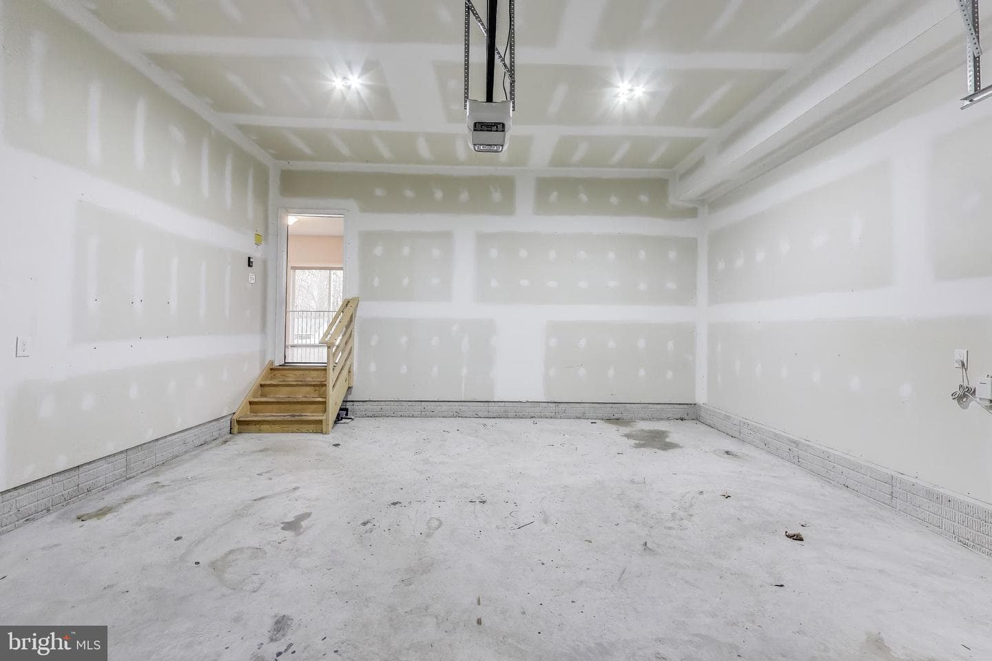 8079 Armiger Drive photo 28