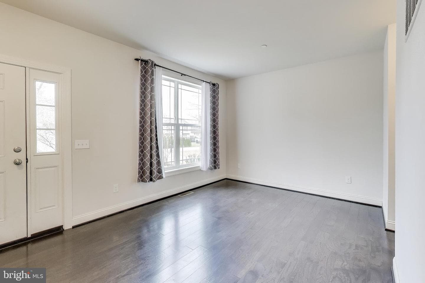 8079 Armiger Drive photo 5