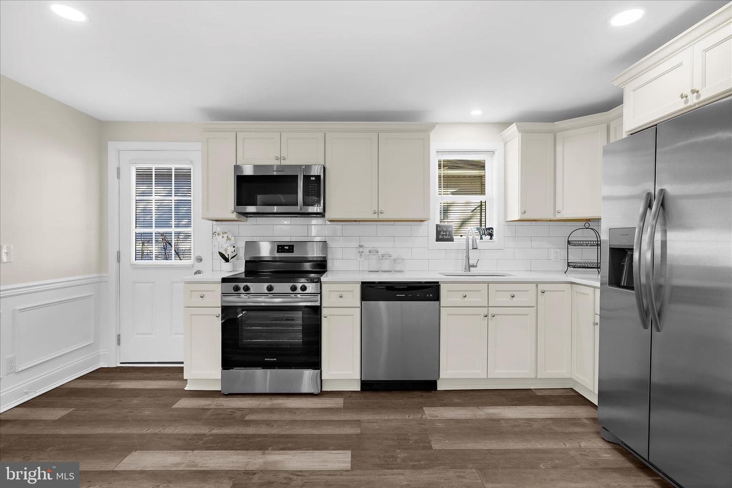 7815 East Road photo 2