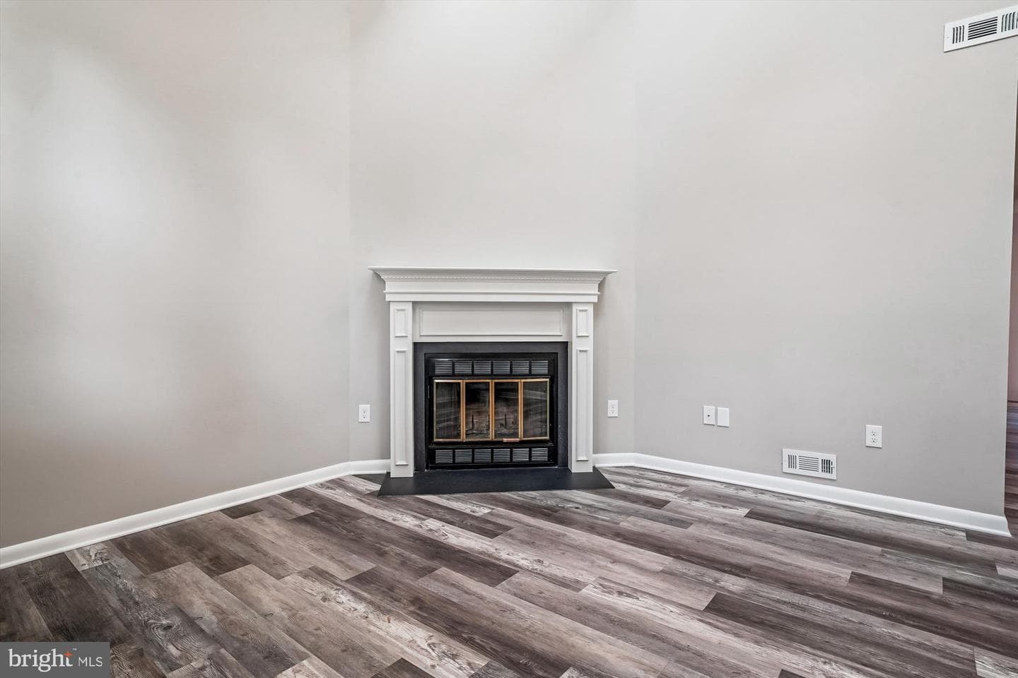 402 Cranes Roost Court photo 16