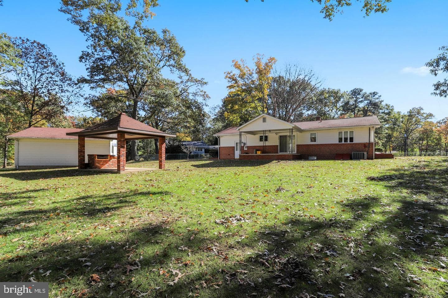 250 Poplar Road photo 8