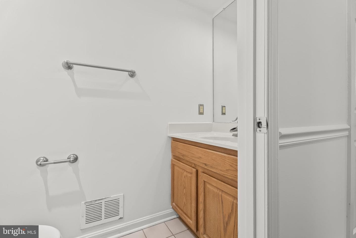 611 Fellowship Way photo 12