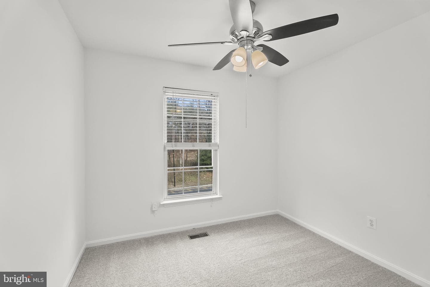 611 Fellowship Way photo 19