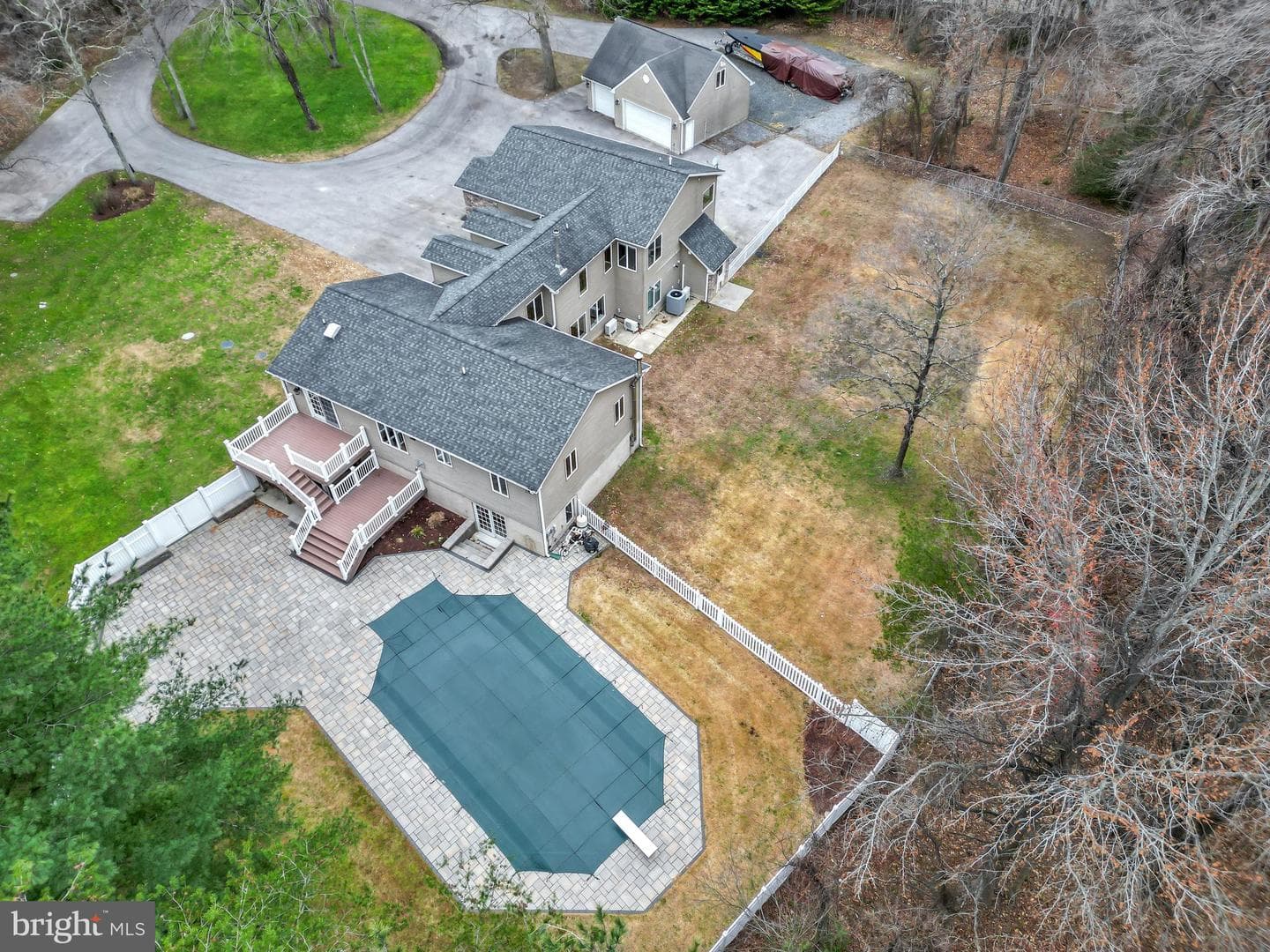 7715 Paradise Beach Road photo 2
