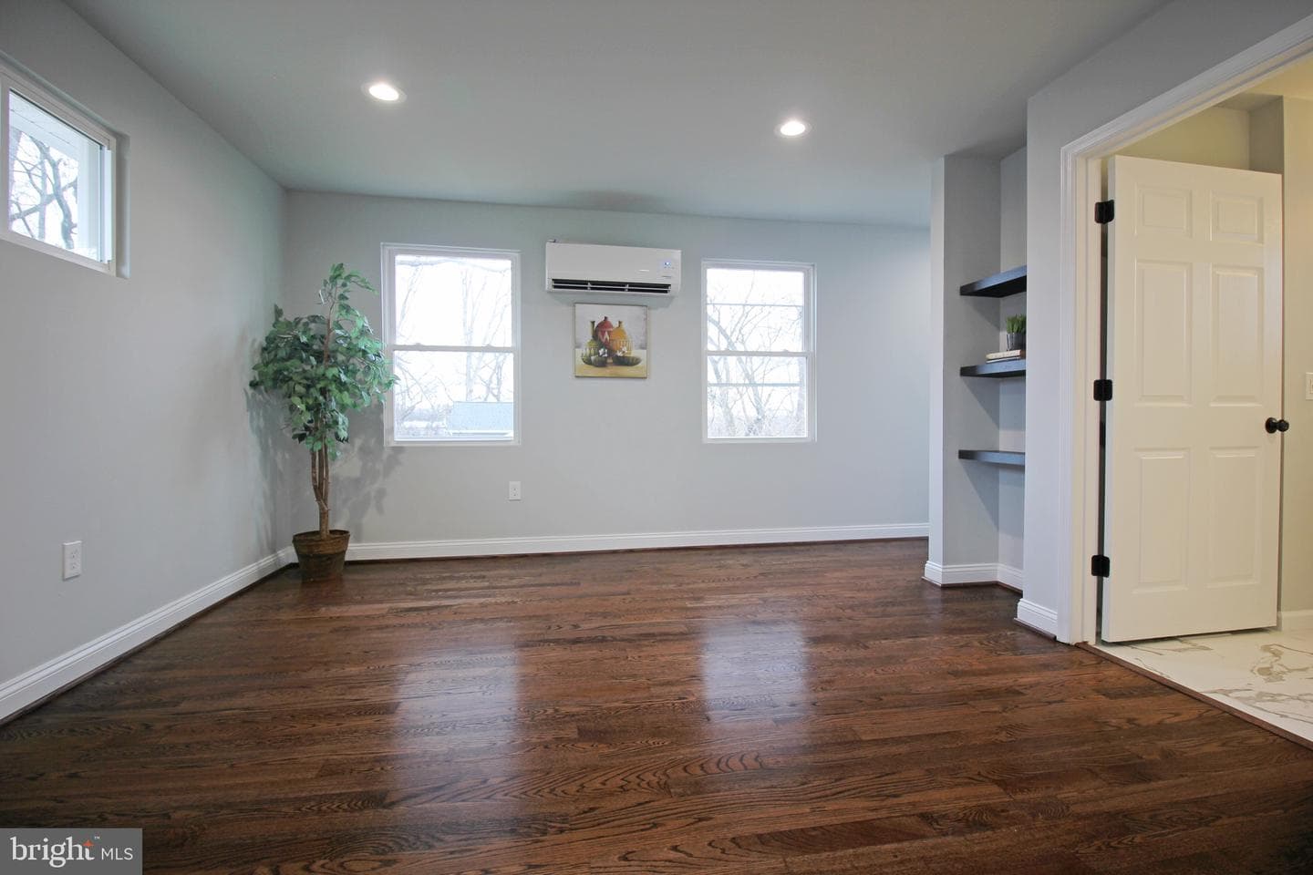 6429 Miami Avenue photo 7