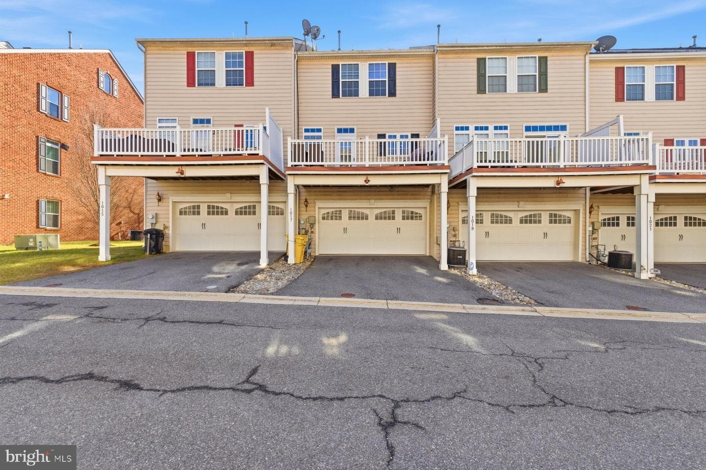 1017 Ironwood Lane photo 2