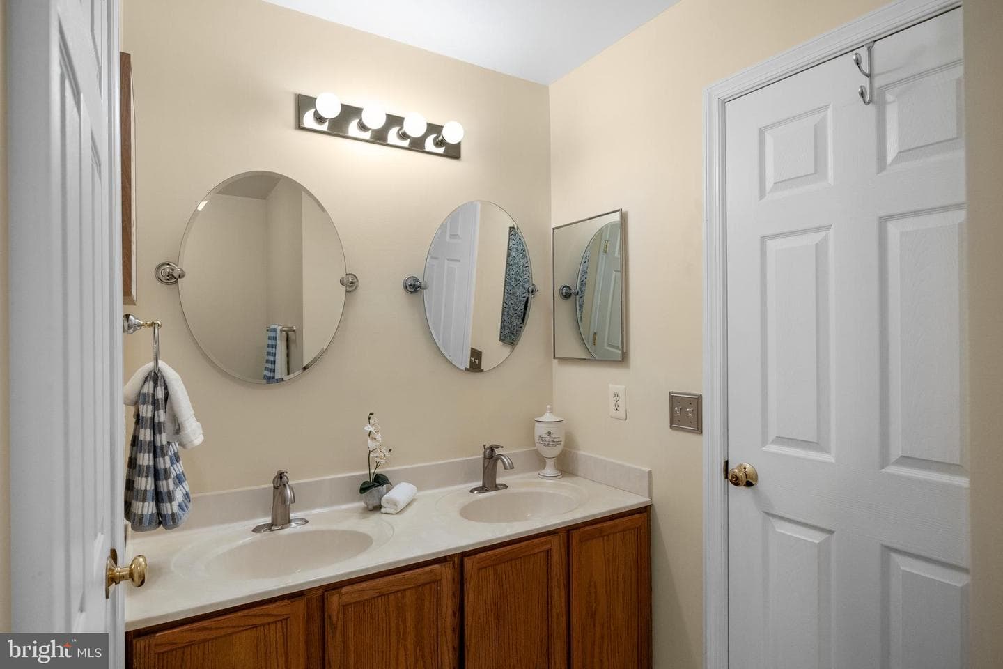 216 Arcadia Shores Circle photo 28