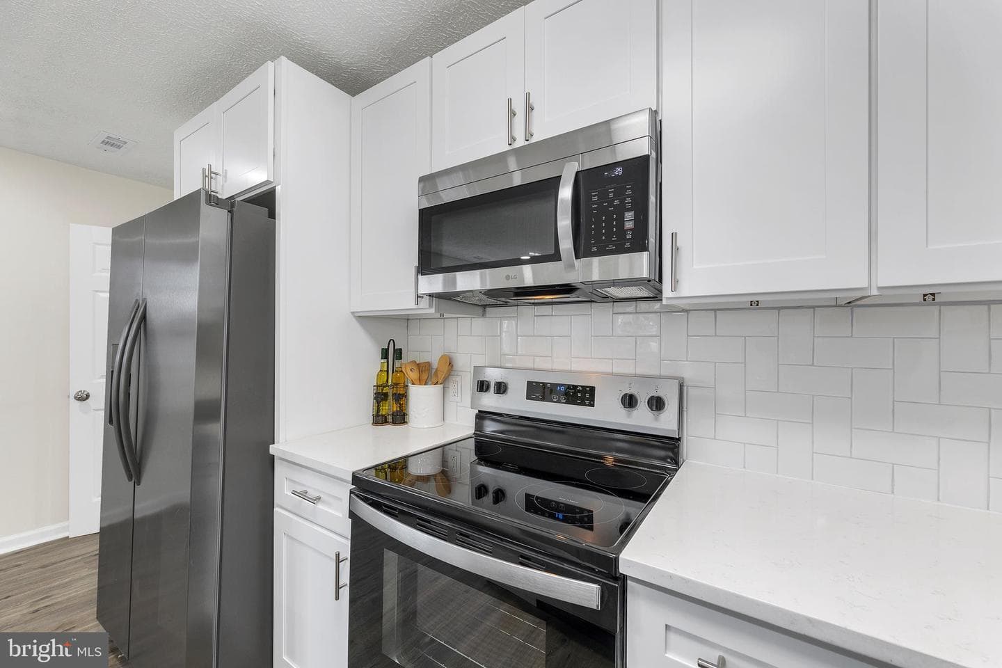 723 Cotter Road photo 4
