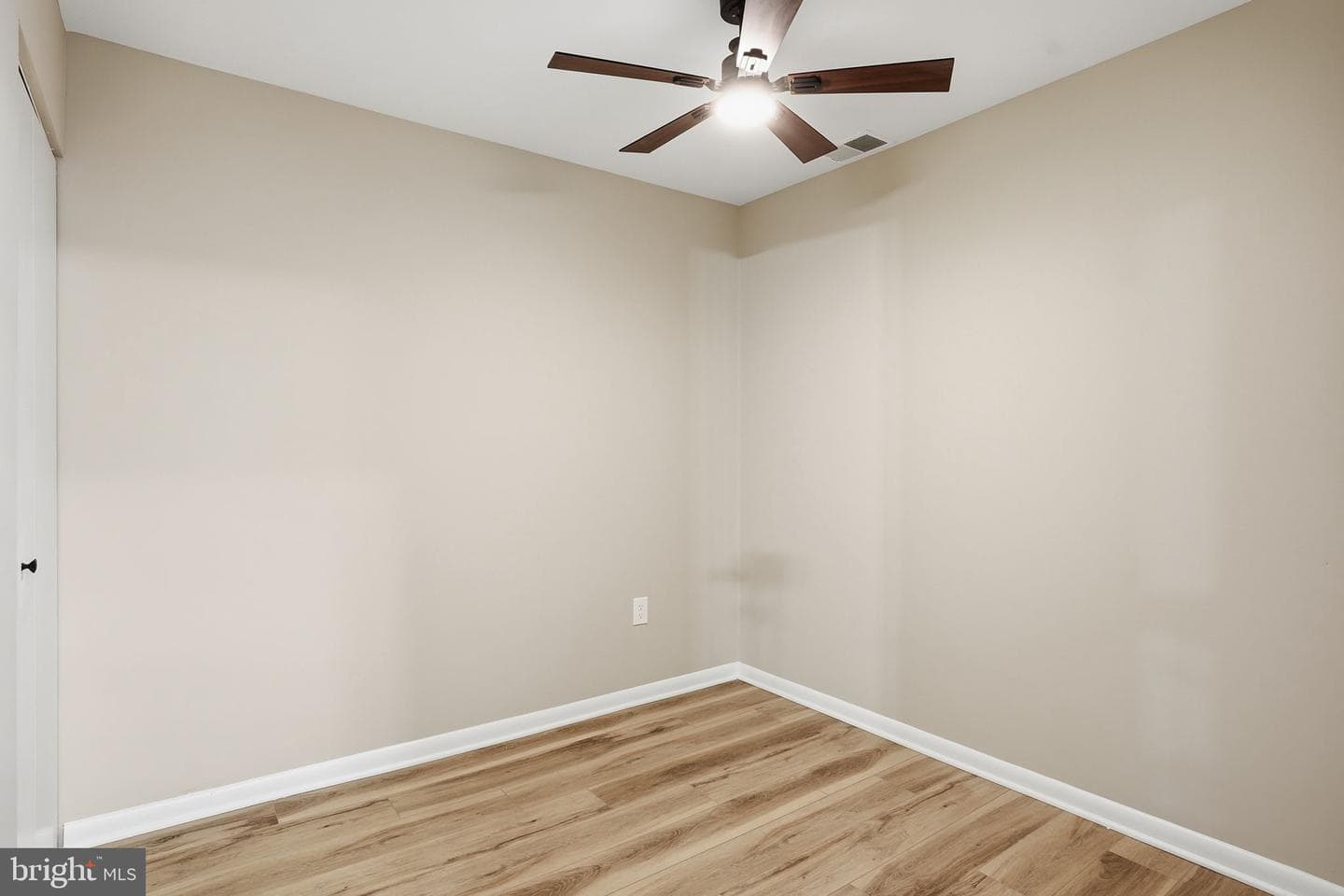 10-B Sandstone Court photo 19