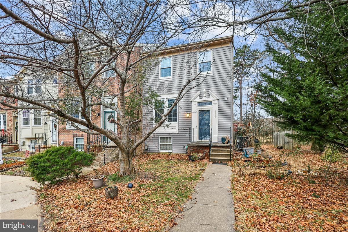 1016 Chestnut Haven Court photo 2