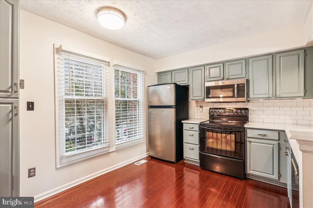 1016 Chestnut Haven Court photo 4