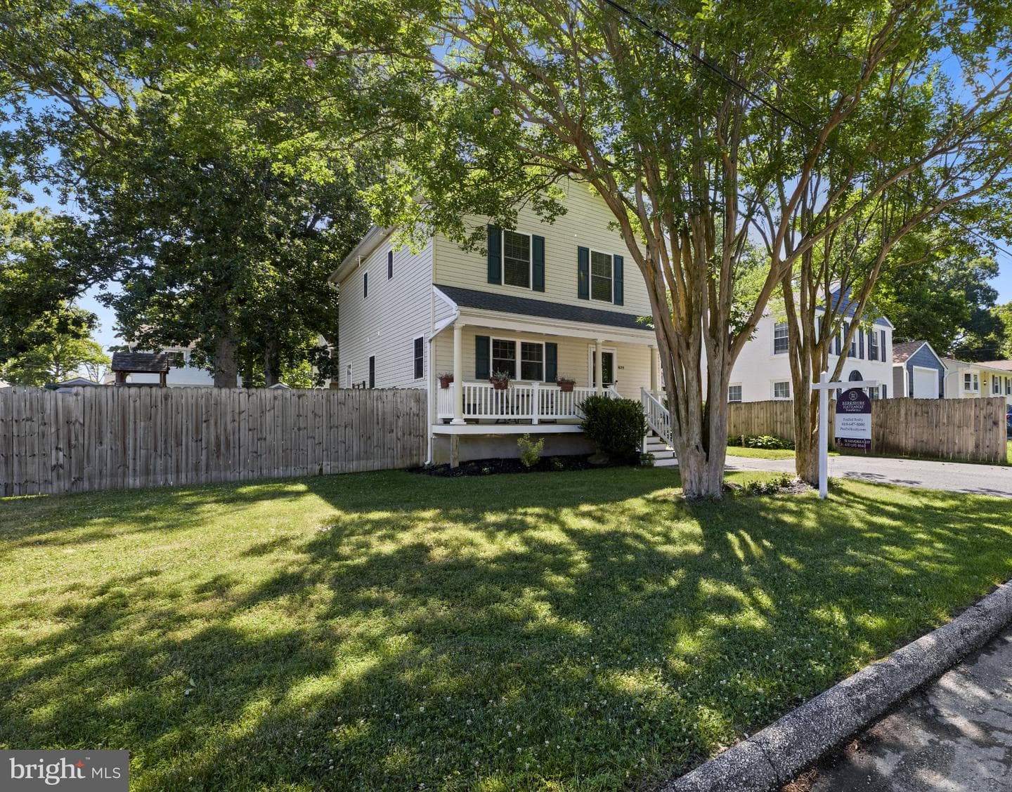 1635 Fairhill Drive photo 5