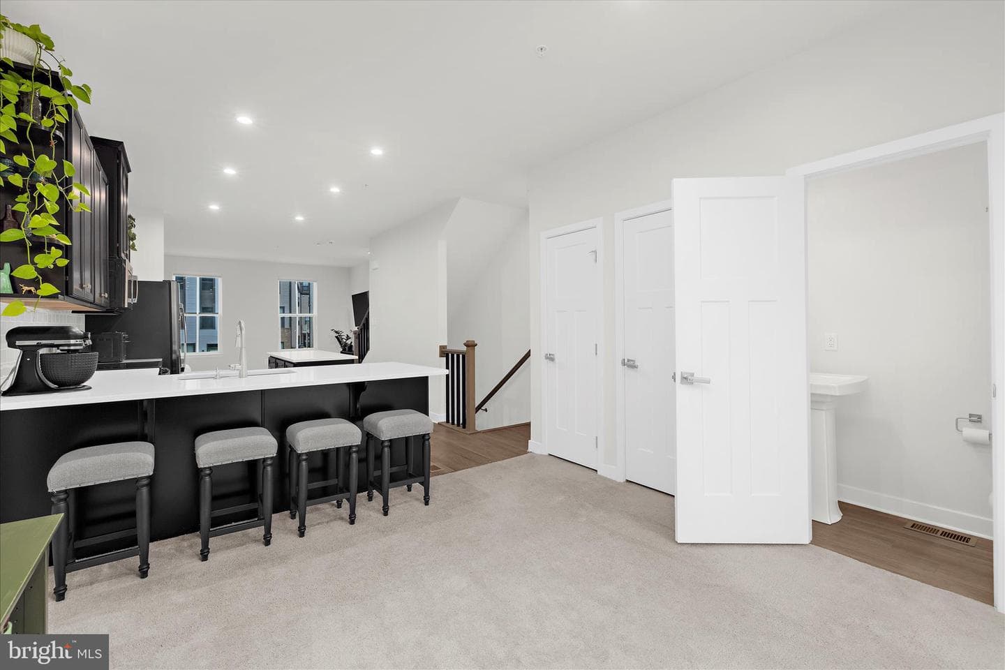 7217 Sprouse Court photo 4