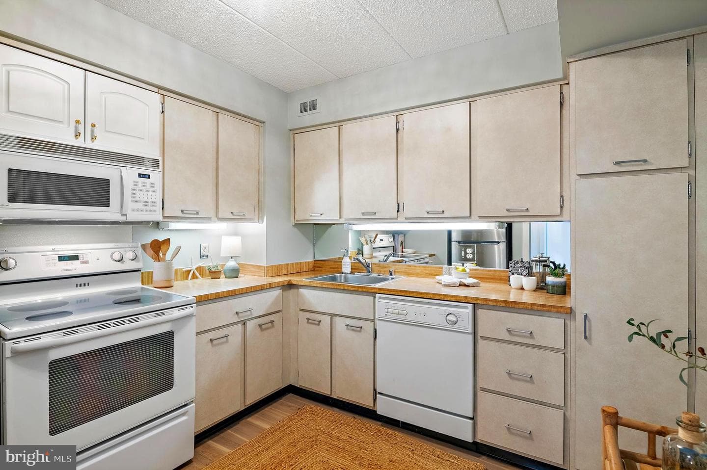 100 Severn Avenue #206 photo 22