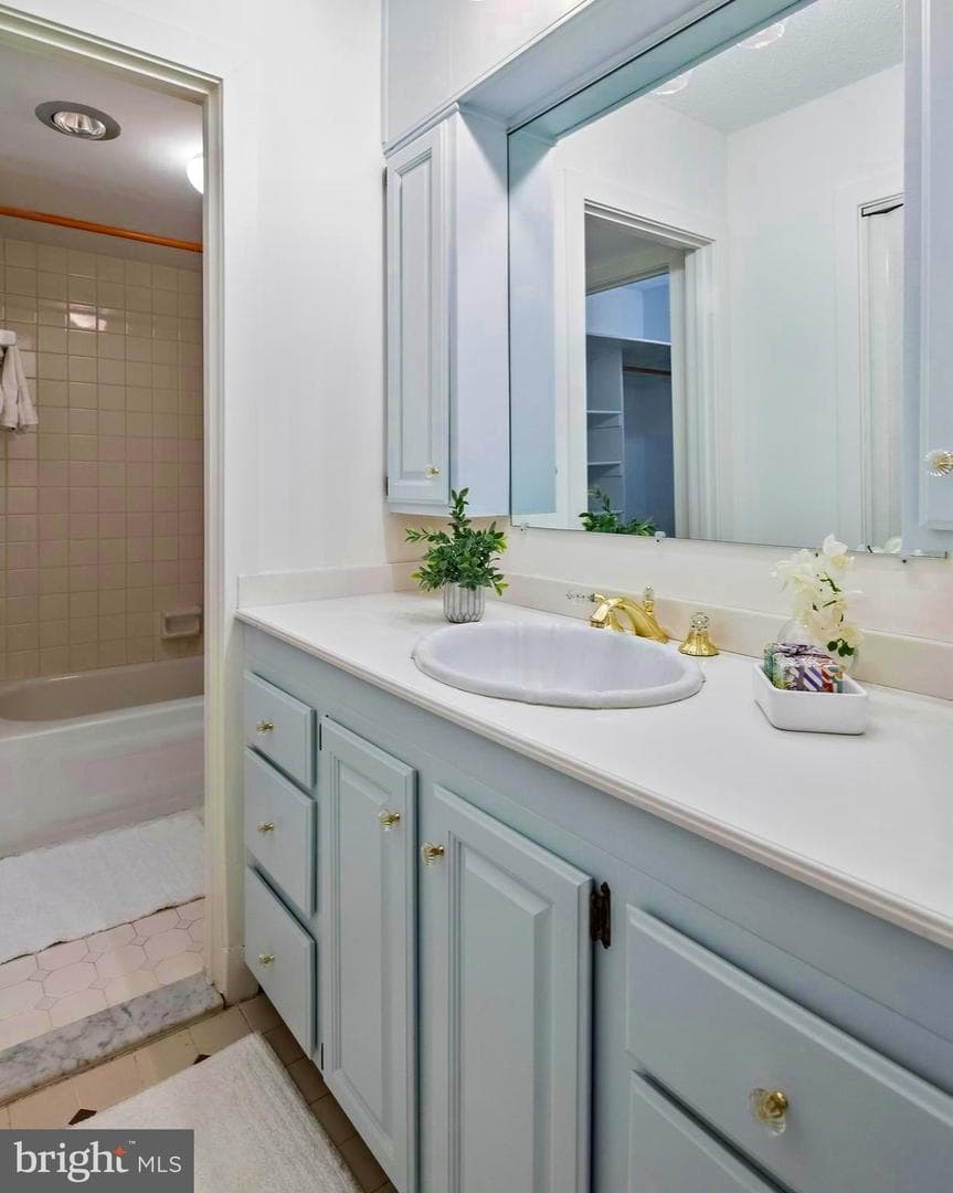100 Severn Avenue #206 photo 37