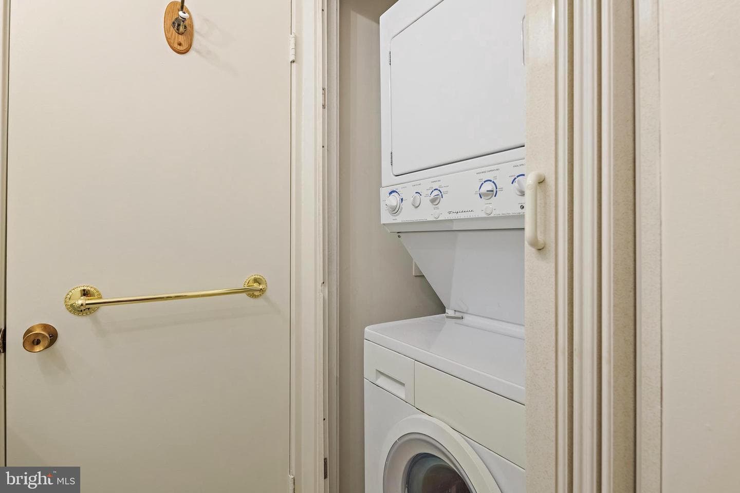 100 Severn Avenue #206 photo 38