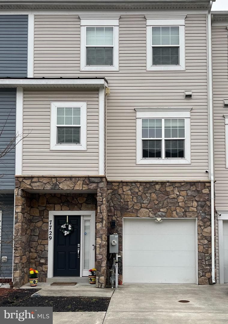 7729 Lexington Court photo 1