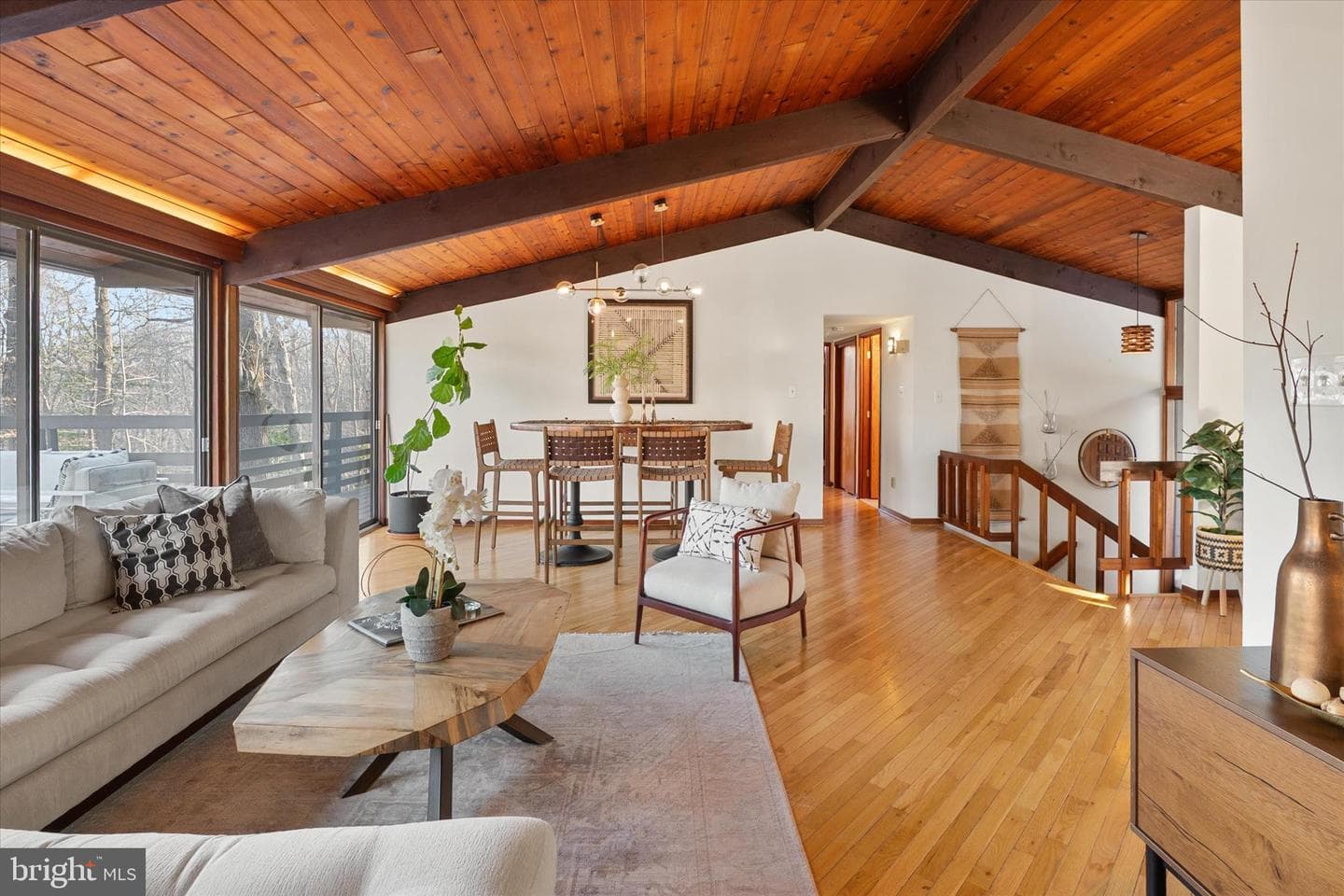 900 Coachway photo 13