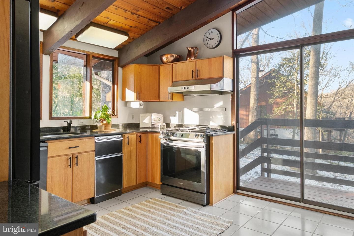 900 Coachway photo 15