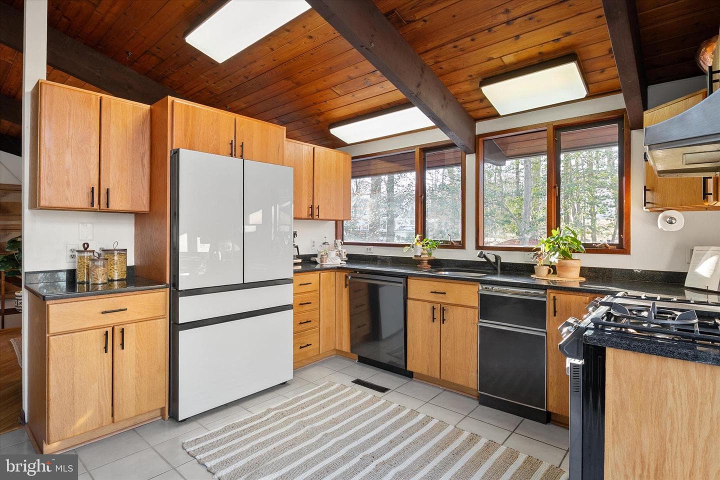 900 Coachway photo 16