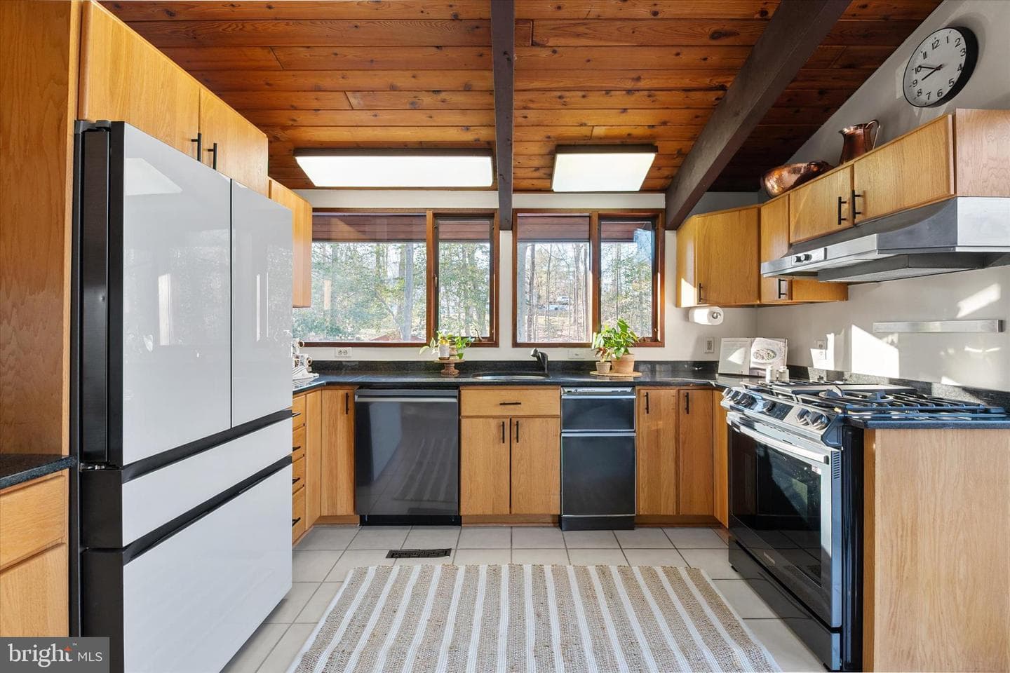 900 Coachway photo 17
