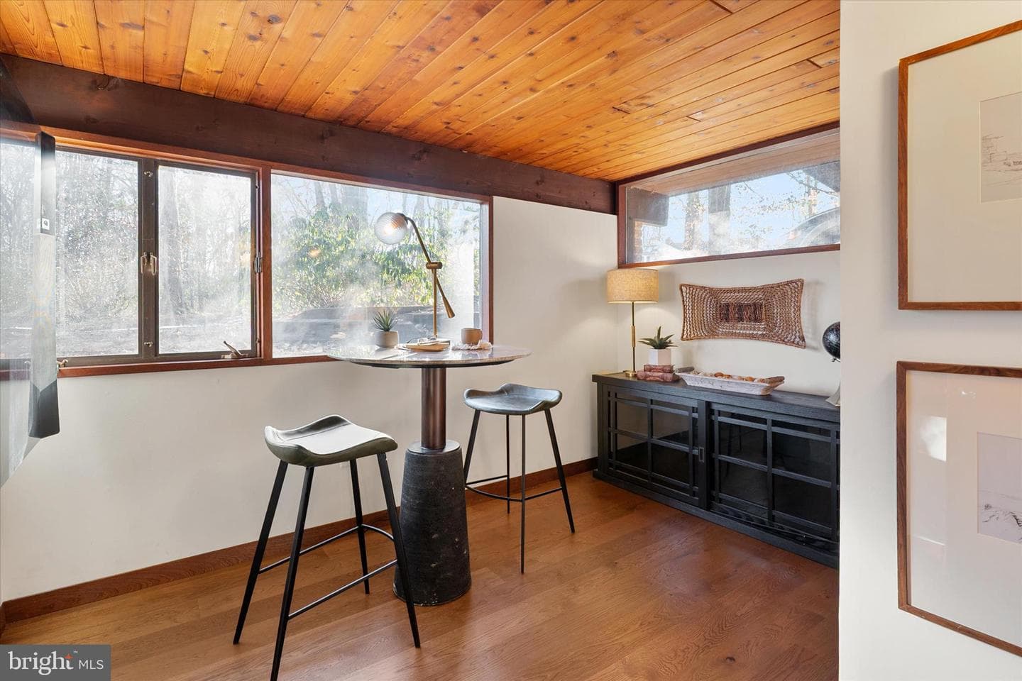 900 Coachway photo 33