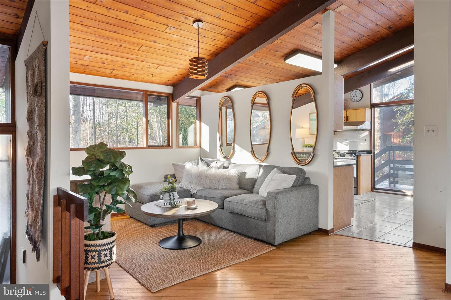 900 Coachway photo 7