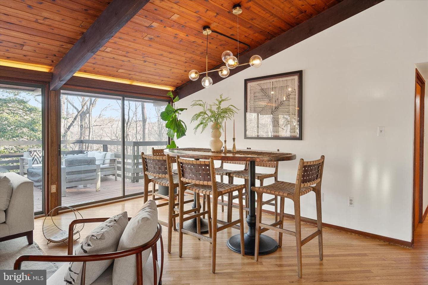 900 Coachway photo 8