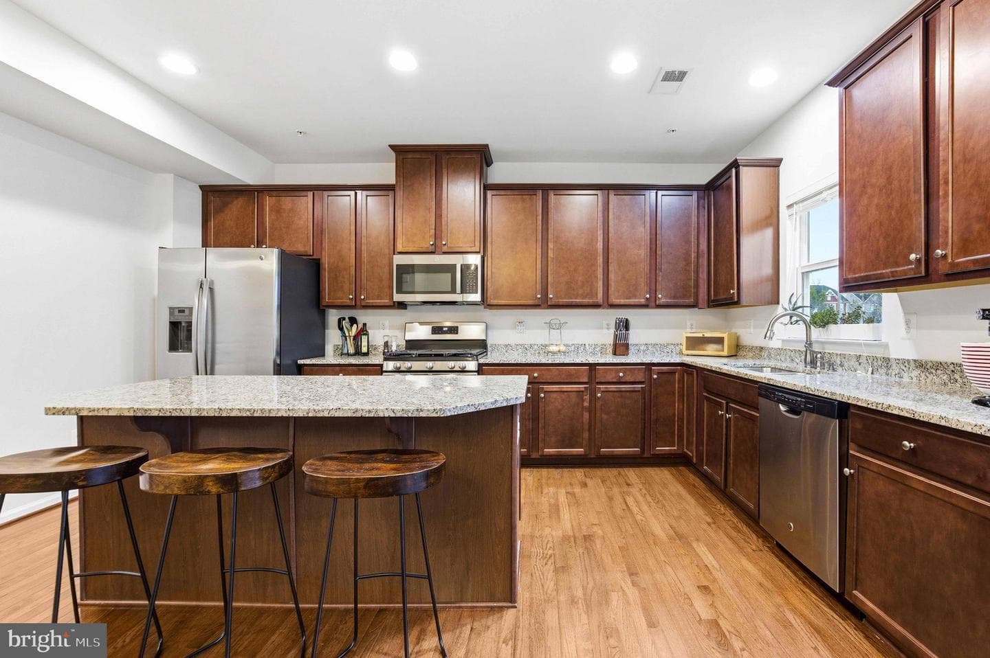 598 Fox River Hills Way photo 4