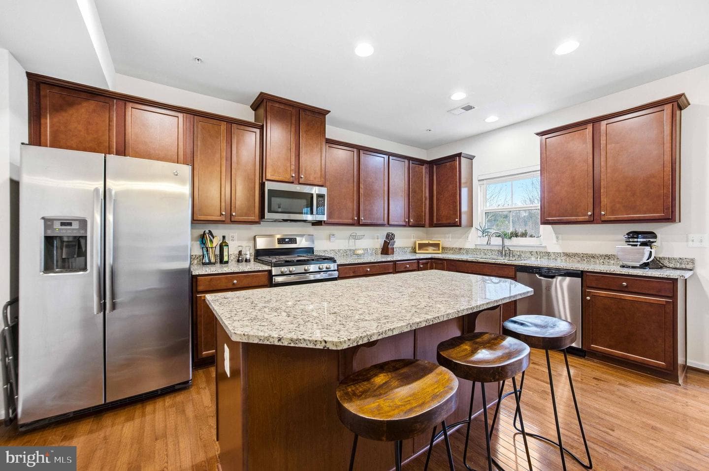 598 Fox River Hills Way photo 5