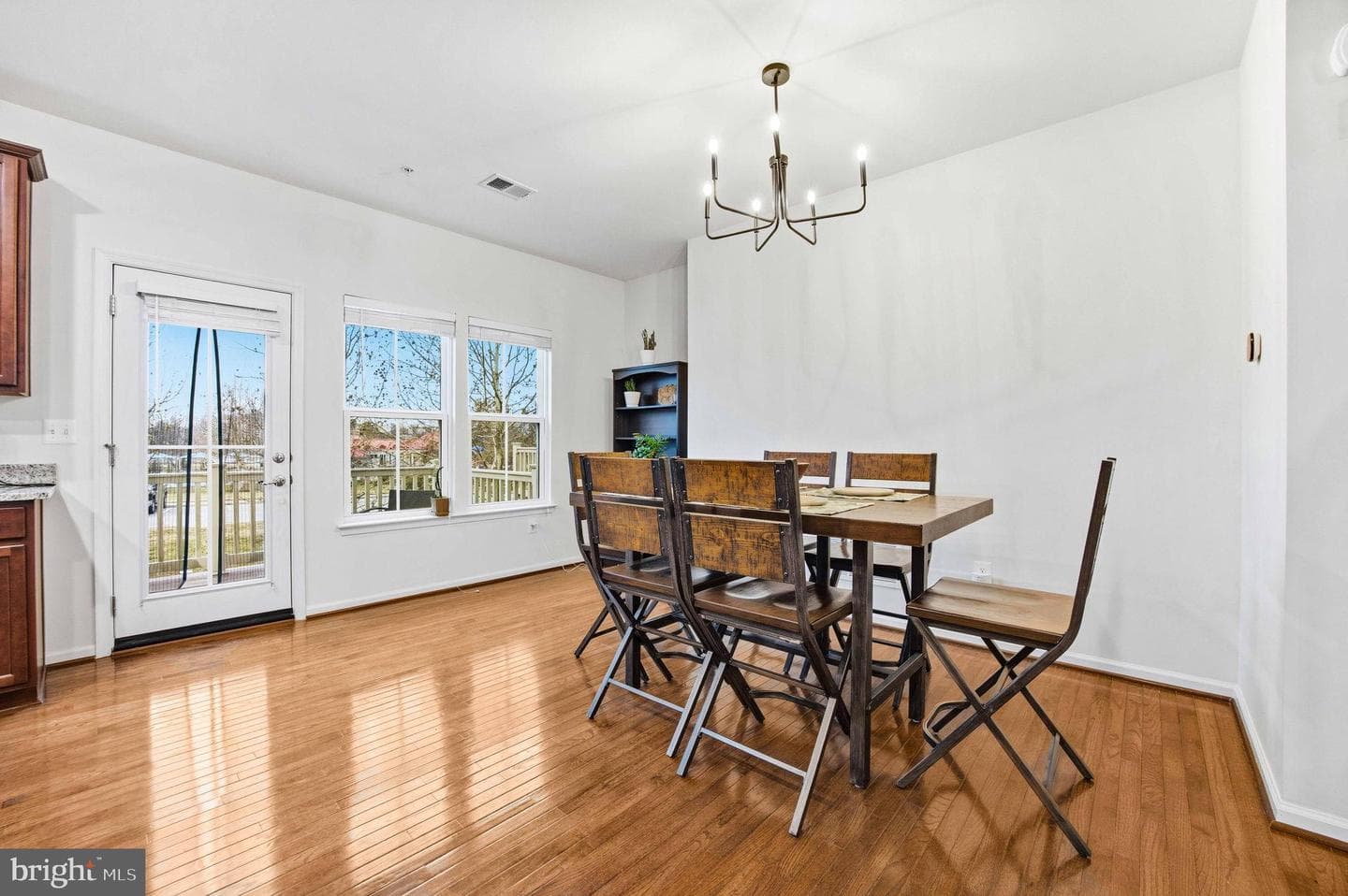 598 Fox River Hills Way photo 8