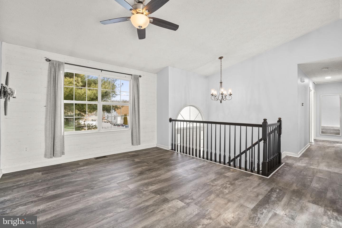 1821 Division Road photo 5