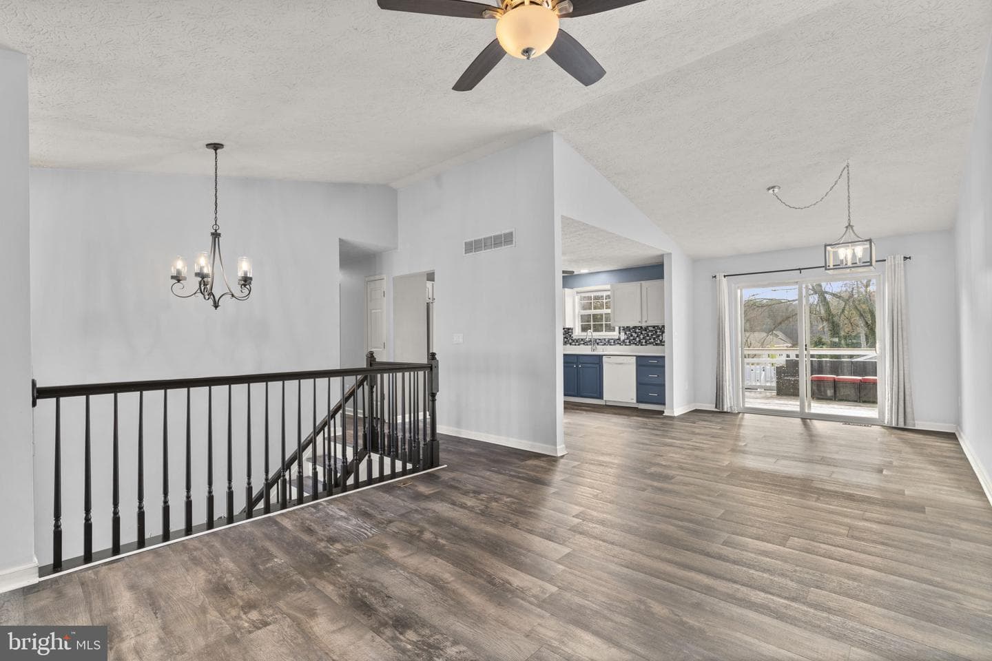 1821 Division Road photo 6